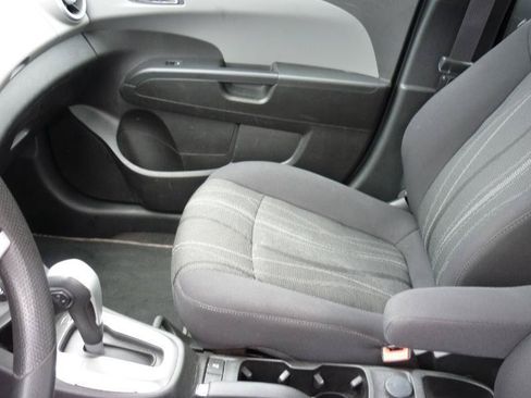 Used 2020 Chevrolet Sonic LT FWD image 8