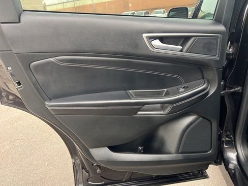 Used 2023 Ford Edge Titanium w/ Class II Trailer Tow Package image 17