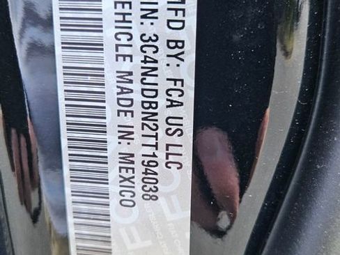 New 2026 Jeep Compass Latitude image 9