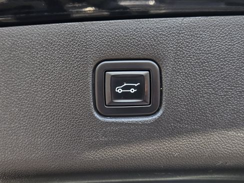 Used 2022 Chevrolet Blazer Premier w/ Enhanced Convenience Package image 7