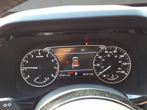 Used 2024 Nissan Pathfinder SL image 14