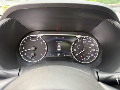 Used 2023 Nissan Sentra SR w/ SR Premium Package FWD image 18
