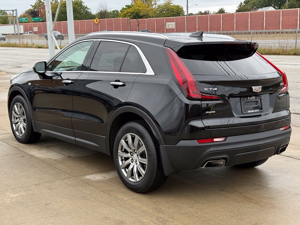 Used 2019 Cadillac XT4 Luxury w/ Cold Weather Package AWD/4WD image 10
