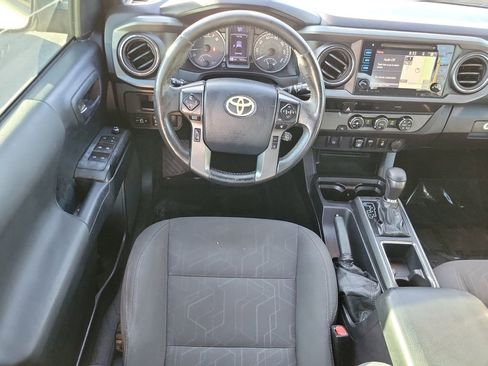 Used 2018 Toyota Tacoma TRD Sport image 13
