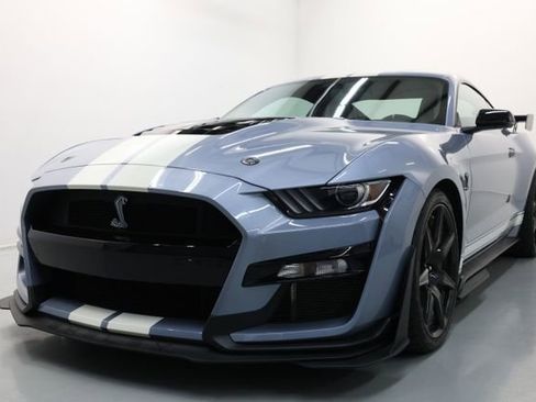 Used 2022 Ford Mustang Shelby GT500 w/ Carbon Fiber Track Pack RWD image 54