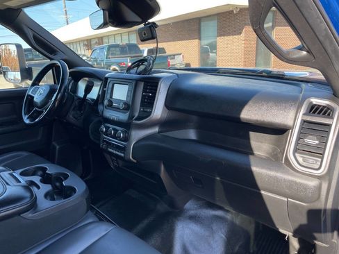 Used 2021 RAM 5500 Tradesman w/ Safety Group image 31