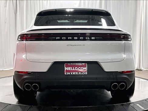 Used 2024 Porsche Cayenne S image 9