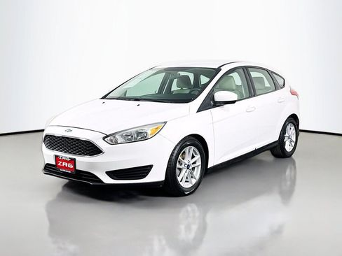 Used 2018 Ford Focus SE FWD image 1