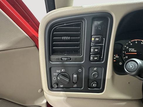 Used 2005 GMC Sierra 3500 SLT w/ Heavy-Duty Power Package AWD/4WD image 14