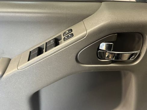 Used 2019 Nissan Frontier SV image 15