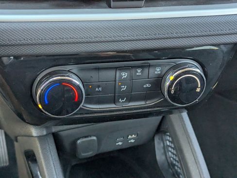 Used 2024 Chevrolet TrailBlazer LT w/ Driver Confidence Package image 29