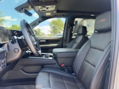 Used 2026 Chevrolet Tahoe High Country w/ Sun And Tow Package AWD/4WD image 16