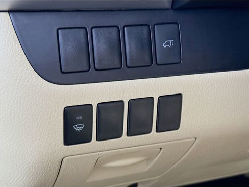 Used 2016 Toyota Highlander Plus image 10