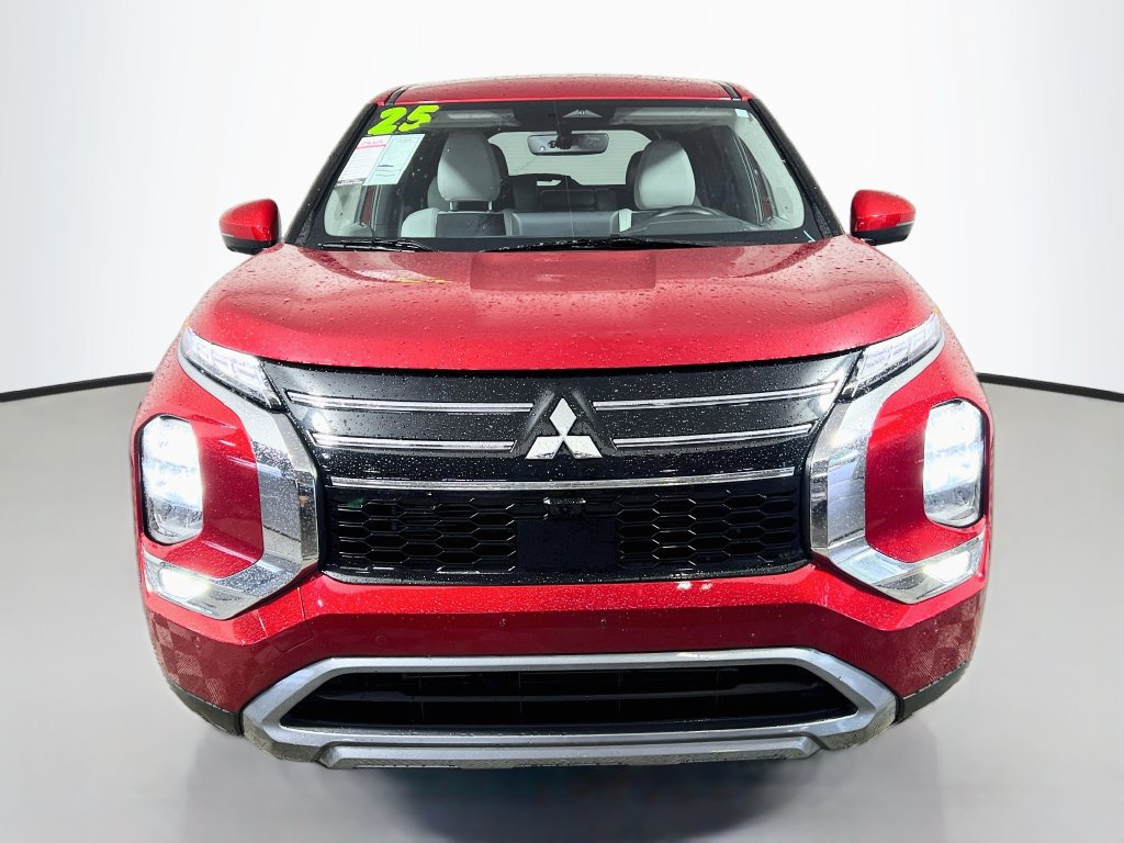 Used 2025 Mitsubishi Outlander SE FWD image 7