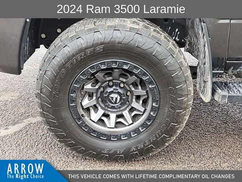 Used 2024 RAM 3500 Laramie w/ Sport Appearance Package image 17