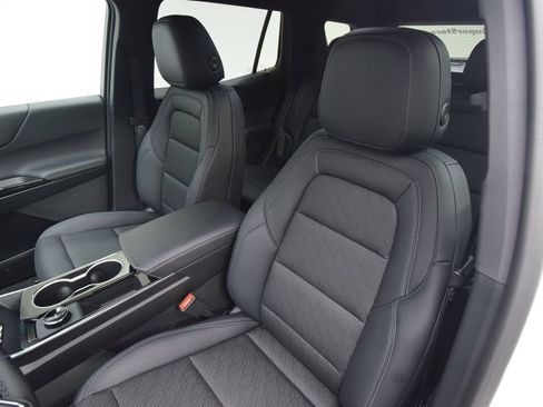 Used 2026 Chevrolet Equinox LT w/ Convenience Package II FWD image 19