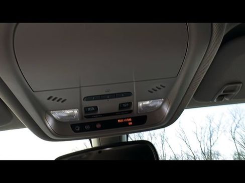 Used 2018 Buick Regal Essence FWD image 23