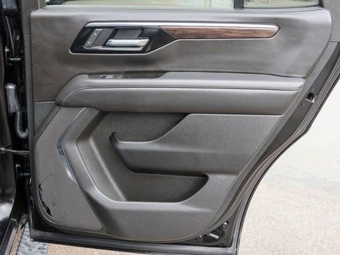 Used 2025 Chevrolet Tahoe Z71 image 19