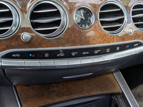 Used 2017 Mercedes-Benz S 550 4MATIC Sedan image 25