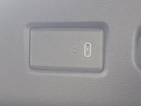 Certified 2025 Chevrolet Suburban LT AWD/4WD image 18