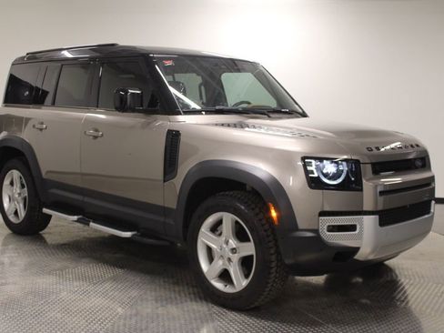 Used 2023 Land Rover Defender 110 SE image 11