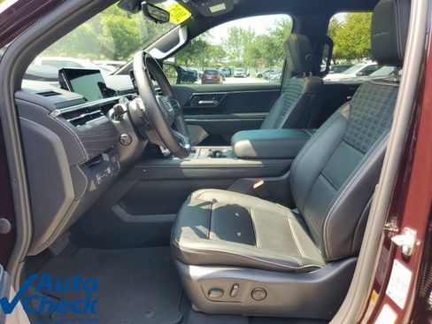 Used 2025 GMC Sierra EV Denali AWD/4WD image 17