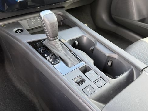 New 2026 Nissan Sentra SV w/ SV Convenience Package FWD image 8