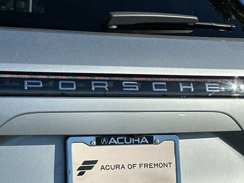 Used 2023 Porsche Cayenne Platinum Edition image 26