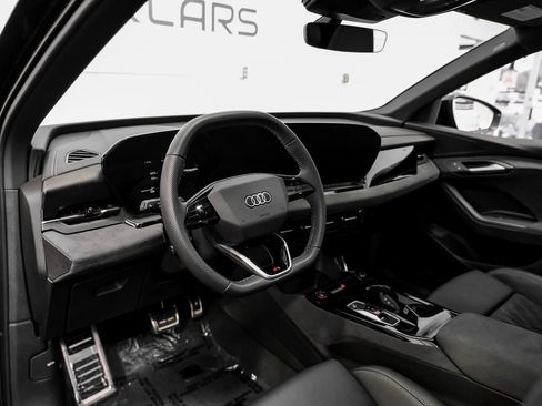 Used 2025 Audi SQ6 e-tron Premium w/ Convenience Package image 3