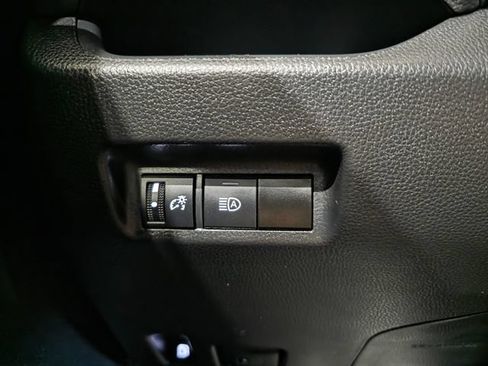 Used 2025 Toyota RAV4 XLE AWD/4WD image 18