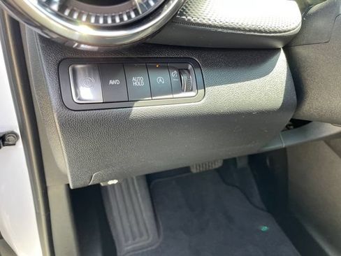 Used 2025 Chevrolet Equinox LT AWD/4WD image 25