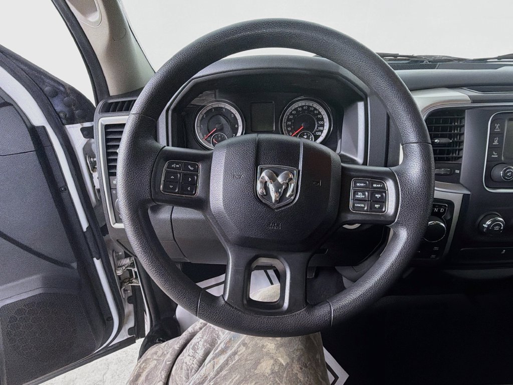 Used 2019 RAM 1500 Classic SLT AWD/4WD image 11