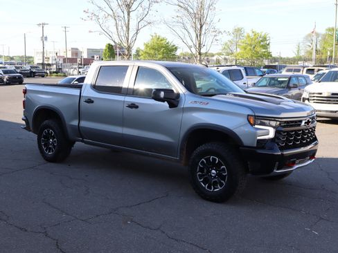 Used 2023 Chevrolet Silverado 1500 ZR2 w/ Technology Package image 2