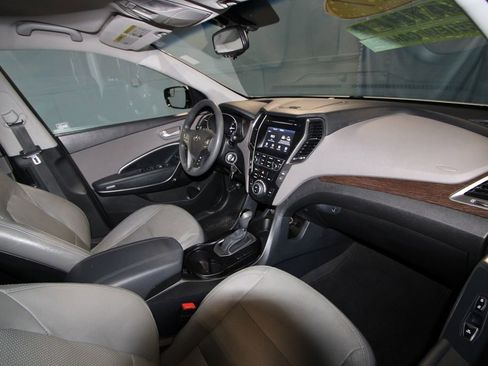 Used 2017 Hyundai Santa Fe Sport image 18