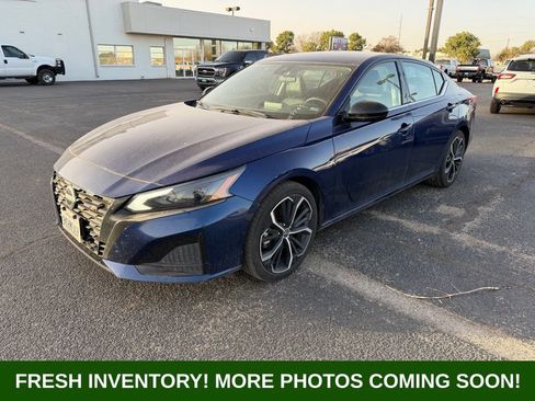 Used 2024 Nissan Altima 2.5 SR image 3