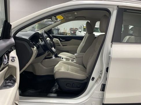 Certified 2022 Nissan Rogue Sport SV image 11