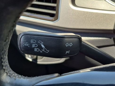 Used 2018 Volkswagen Atlas SEL FWD image 29