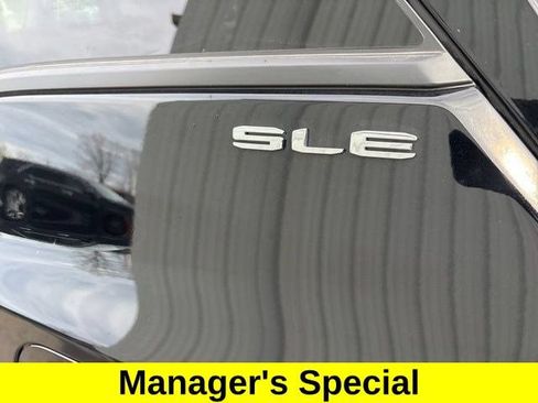 Used 2024 GMC Terrain SLE w/ Driver Convenience Package FWD image 49