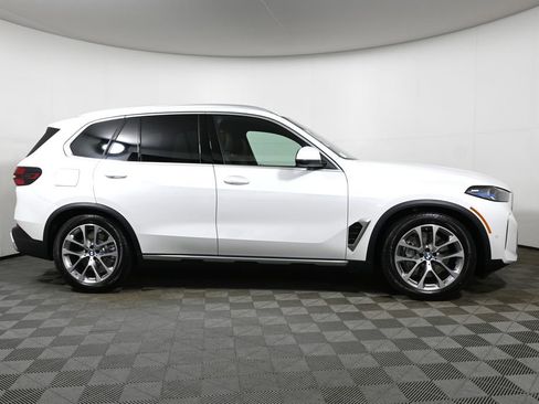 Used 2026 BMW X5 xDrive50e AWD/4WD image 8