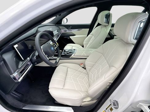 Used 2026 BMW i7 eDrive50 RWD image 18