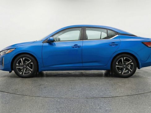 Used 2025 Nissan Sentra SV FWD image 5