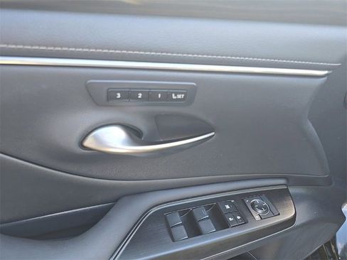 Used 2019 Lexus ES 350 image 10