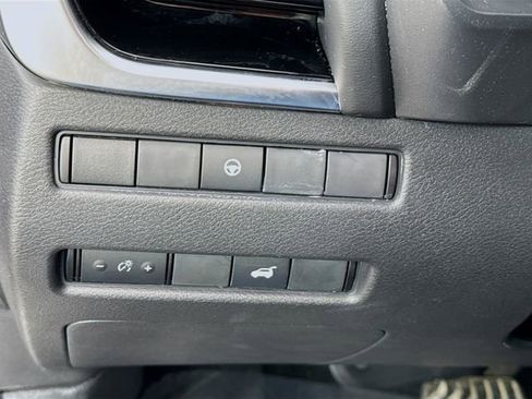 Used 2022 Nissan Rogue SL image 12