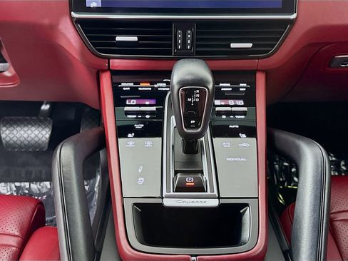 Used 2019 Porsche Cayenne E-Hybrid image 19