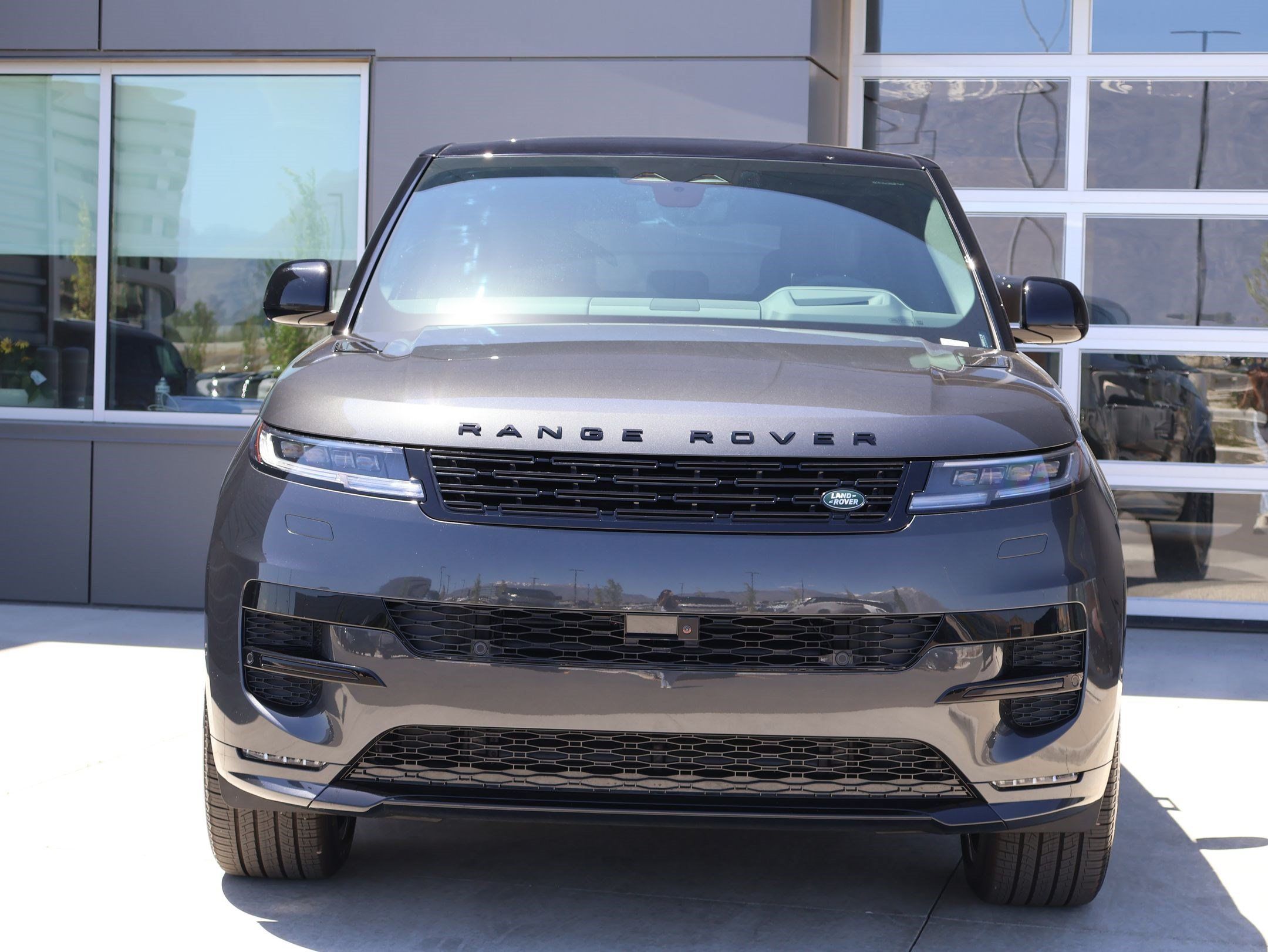 New 2026 Land Rover Range Rover Sport Dynamic SE AWD/4WD image 2