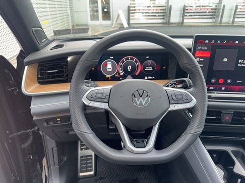 Used 2026 Volkswagen Tiguan SEL R-Line AWD/4WD image 53