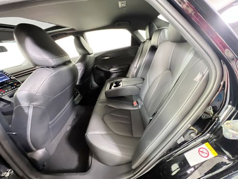 Used 2019 Toyota Avalon XLE w/ Moonroof Package image 24