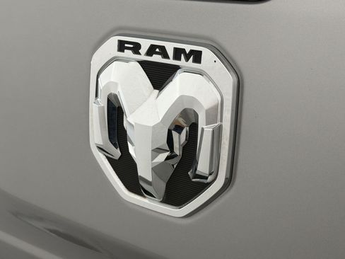 Used 2025 RAM 1500 Laramie AWD/4WD image 38