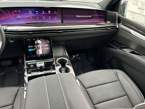 New 2026 Cadillac Escalade Luxury w/ Touring Package image 14