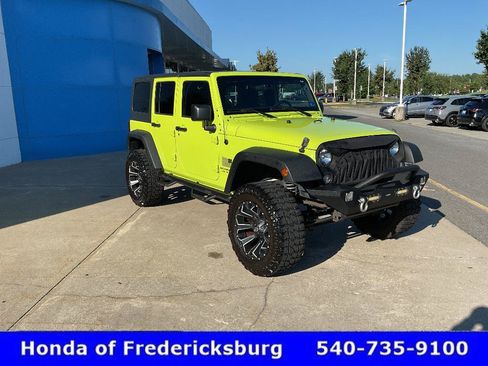 Used 2016 Jeep Wrangler Unlimited Sport w/ Connectivity Group AWD/4WD image 8